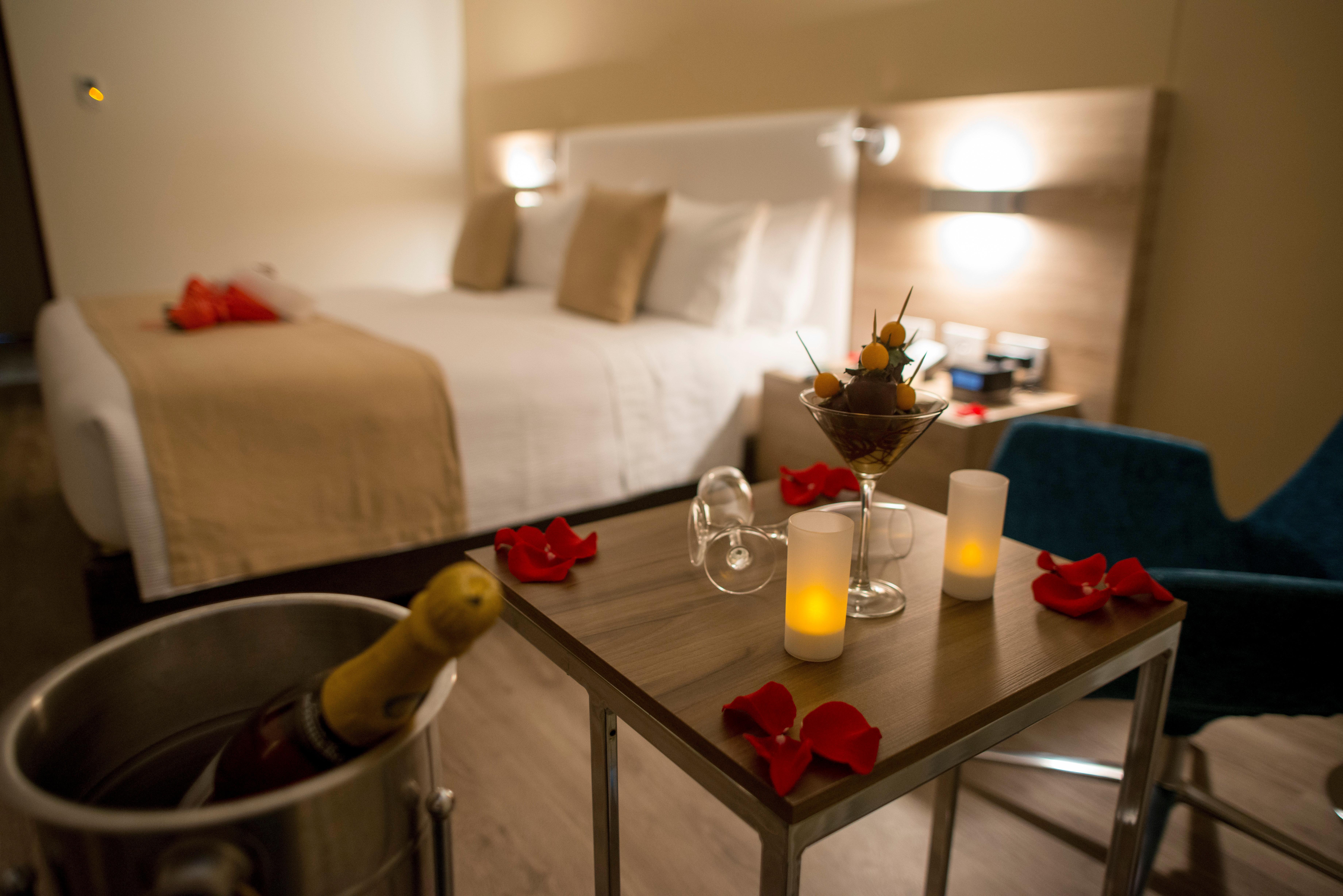 ฮอลิเดย์อินน์ กูกูตา ภายนอก รูปภาพ A room at the hotel
